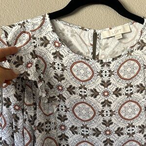 LOFT ruffle detail medallion blouse size XXS